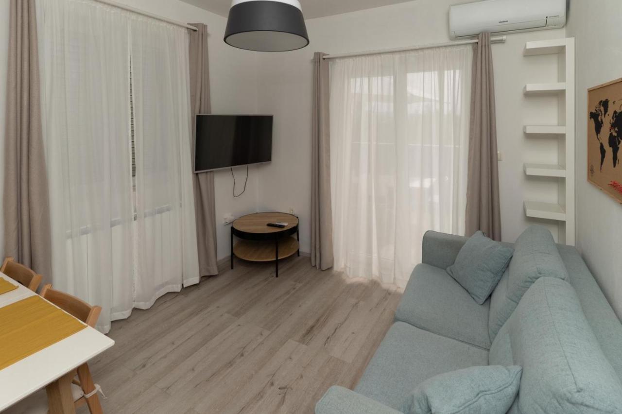 Apartments Happy Sukošan 外观 照片