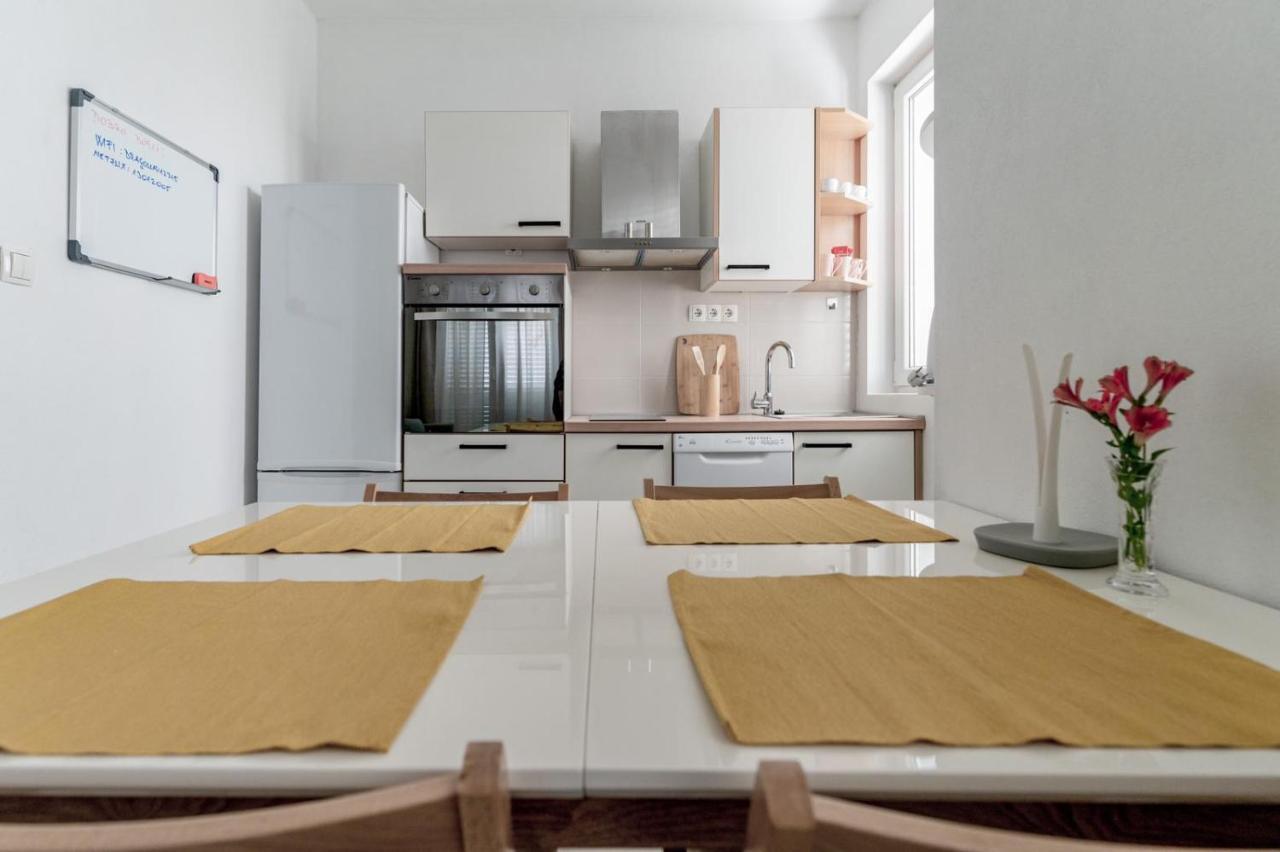 Apartments Happy Sukošan 外观 照片