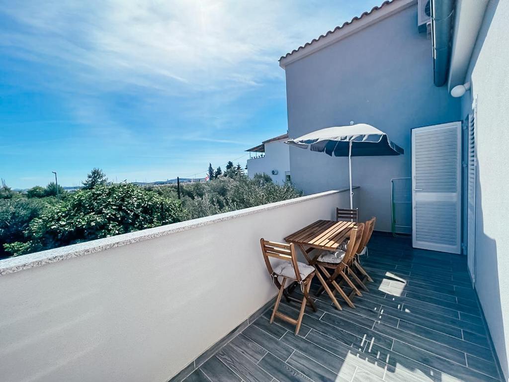 Apartments Happy Sukošan 外观 照片