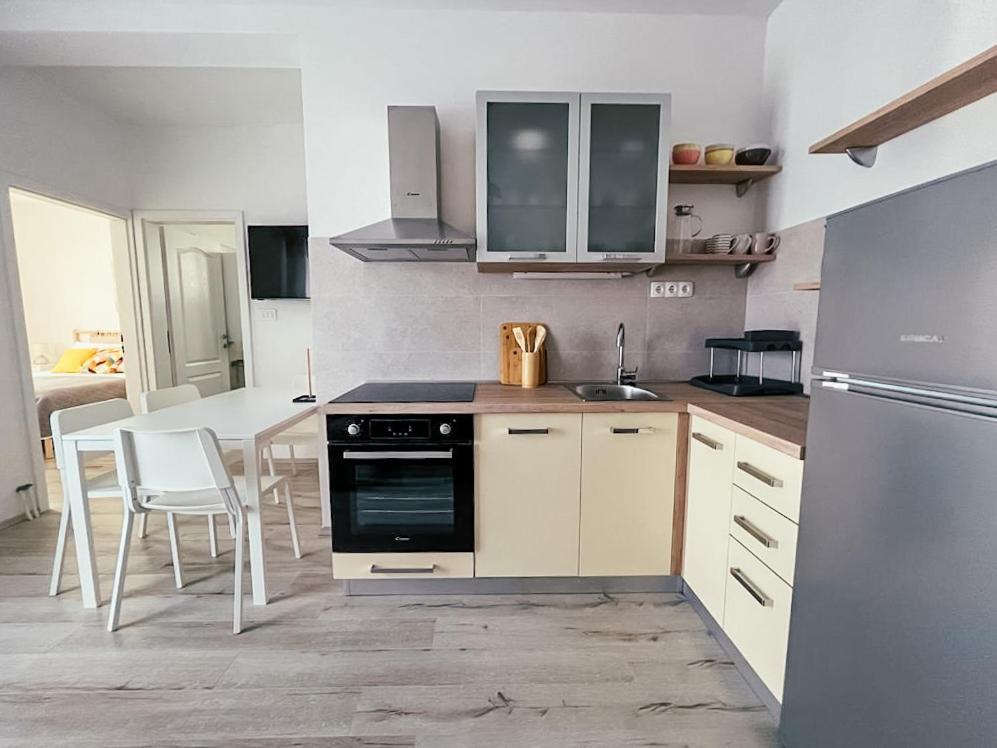 Apartments Happy Sukošan 外观 照片
